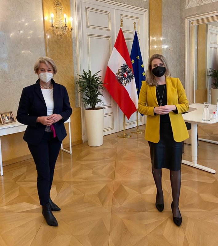 Brigitte Maria Gruber bei der Frauenministerin Susanne Raab